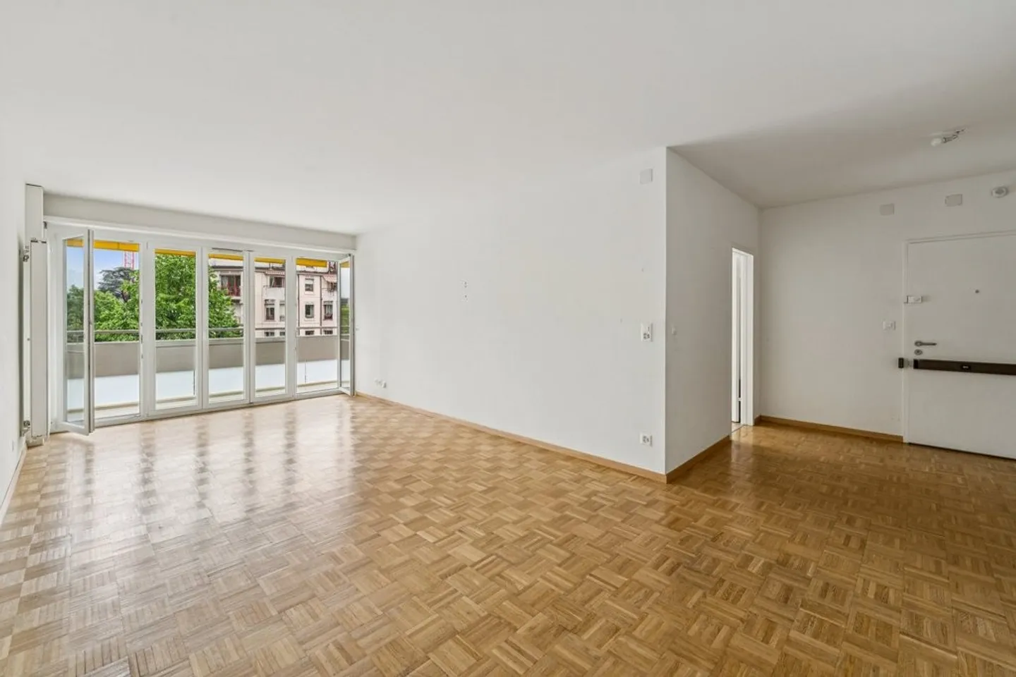 Are you looking for an apartment where it is good to live, with parking? - Photo 7 of 10