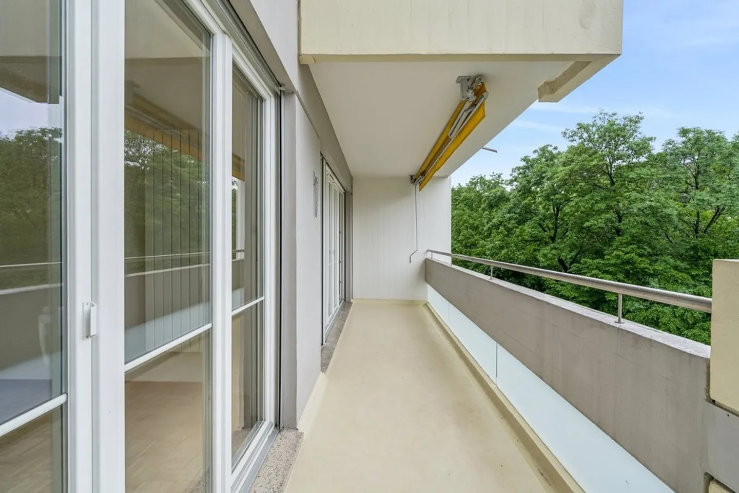 Are you looking for an apartment where it is good to live, with parking? - Photo 9 of 10