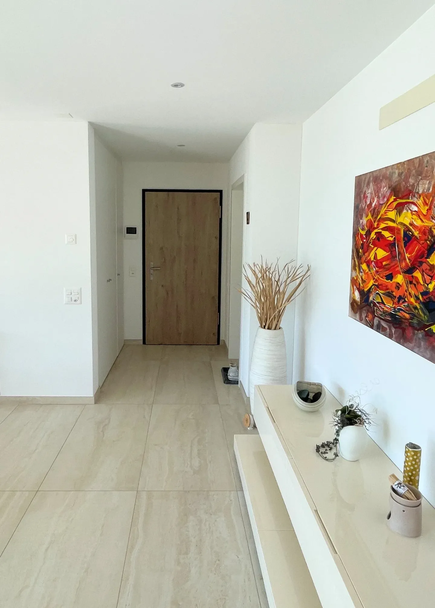 Elegant apartment on the hill with panoramic view in exclusive residence - Photo 6 of 19