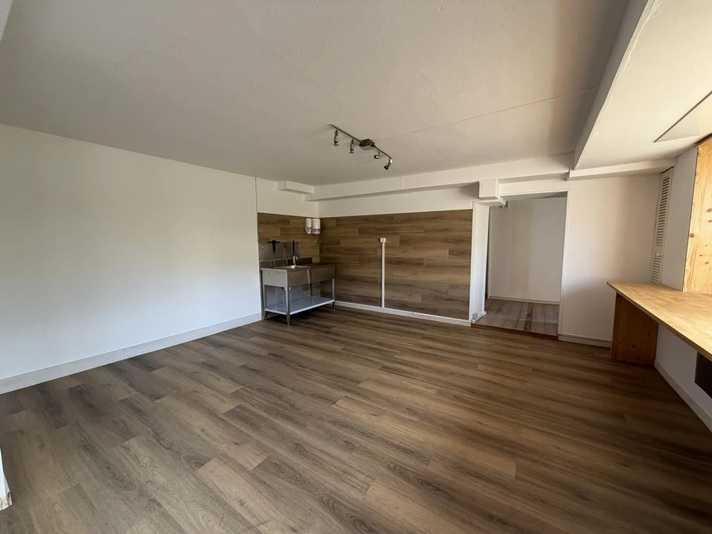 Bien commercial à louer à Maur - Photo 2 sur 7