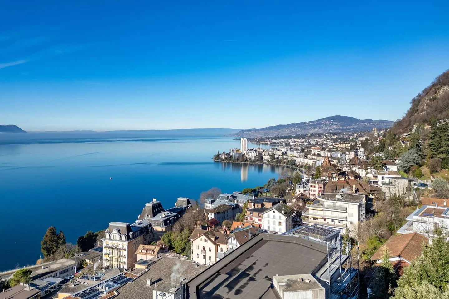 Superbo appartamento di 5,5 locali con vista sulla città di Montreux e sul bacino del Lago di Ginevra - Foto 3 di 11