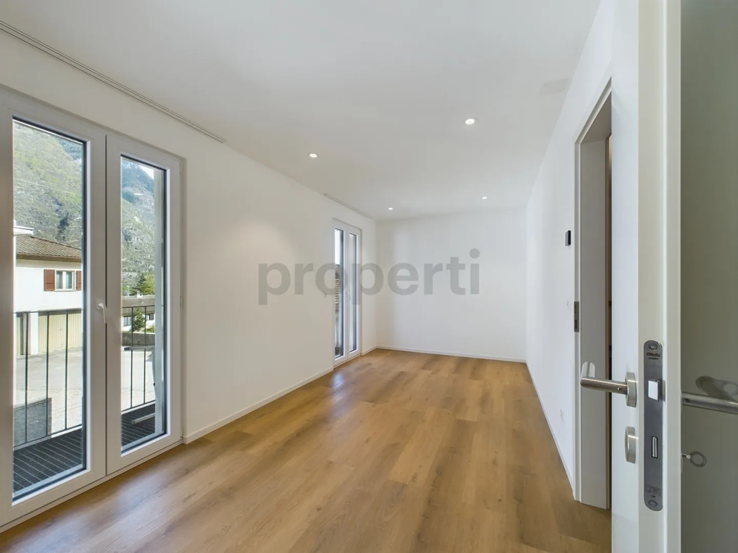 Idyllic single-family home with 4.5 rooms in Riviera - Photo 7 of 10