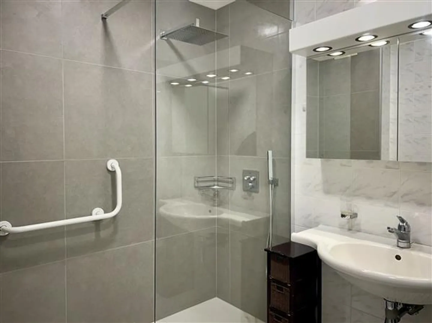 Lugano: 4.5-Room Apartment - Photo 10 of 13
