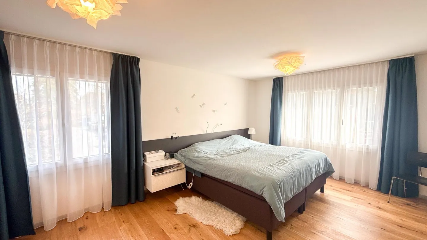 Elegante casa unifamiliare con piscina naturale / bel quartiere EFH - Foto 6 di 11