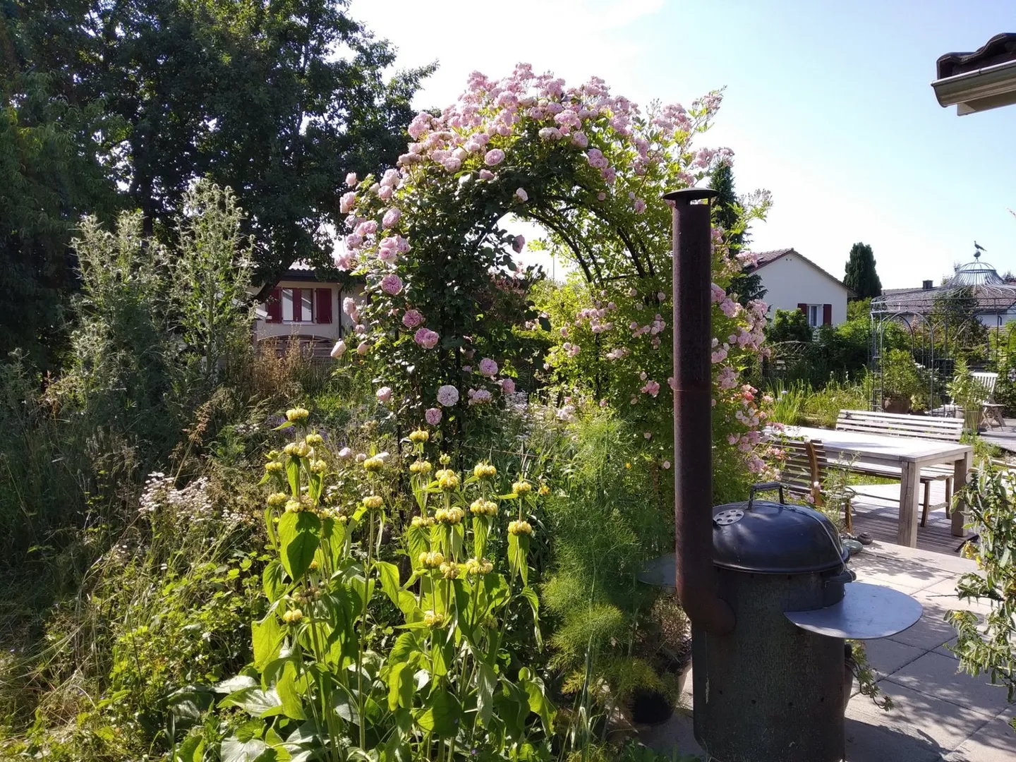 Elegante casa unifamiliare con piscina naturale / bel quartiere EFH - Foto 9 di 11