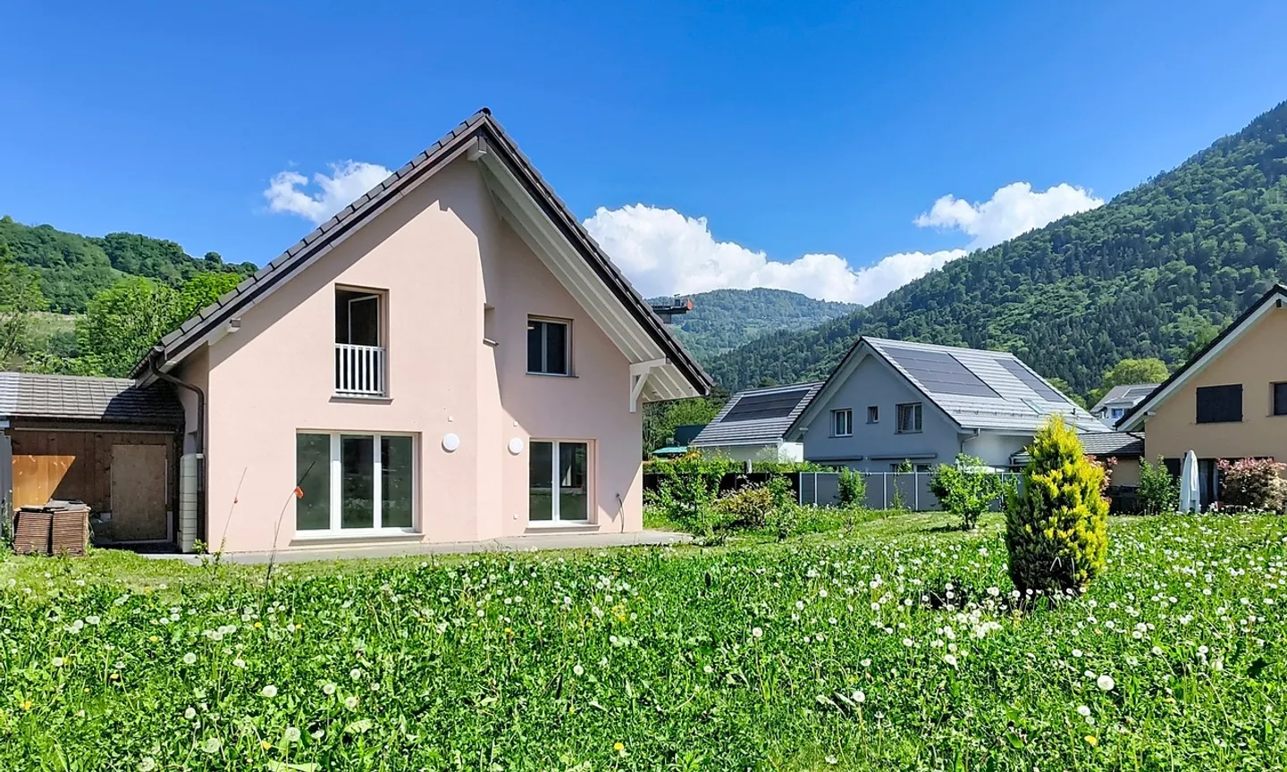 5-Zimmer-Haus - Foto 1 von 10