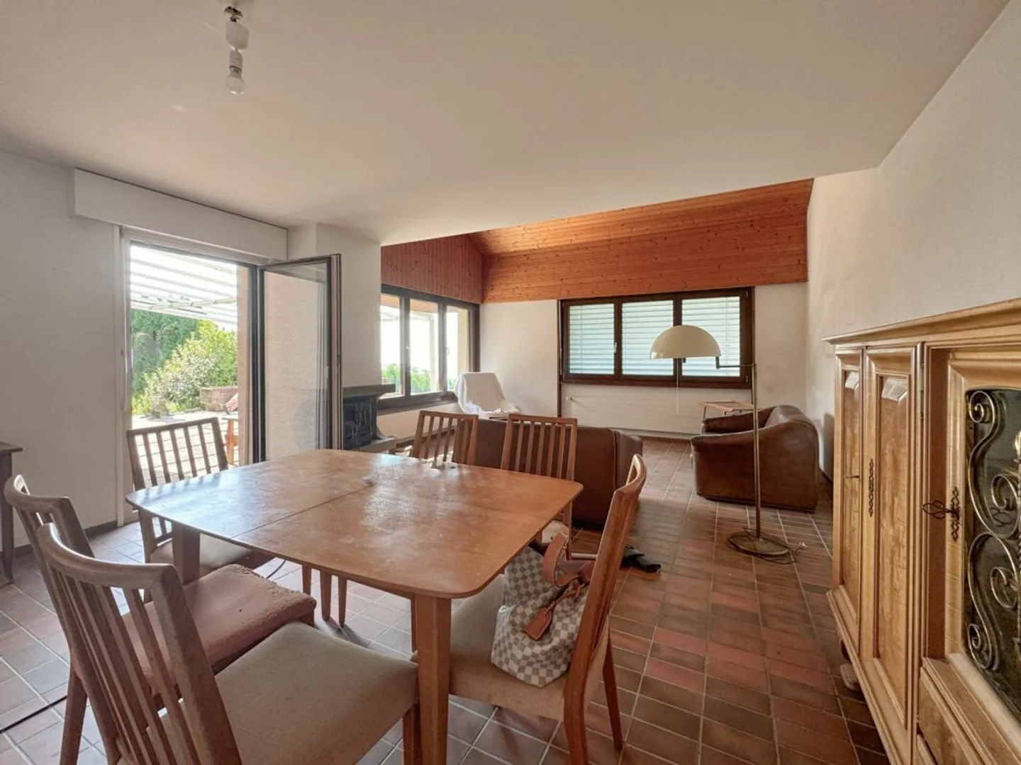 Edificio con un appartamento di 5,5 stanze + uno studio con vista sul lago - Foto 10 di 31