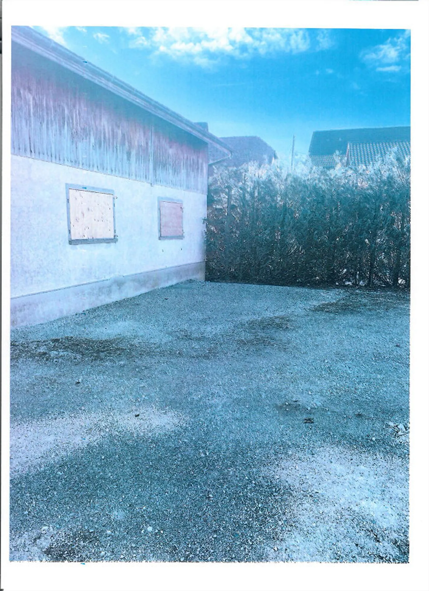 Outdoor parking space 6.00 x 2.30 m - Photo 1 of 2