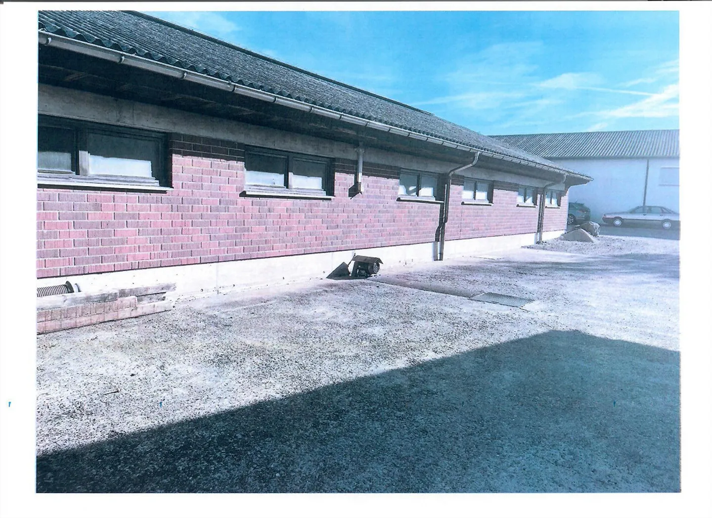 Outdoor parking space 6.00 x 2.30 m - Photo 2 of 2