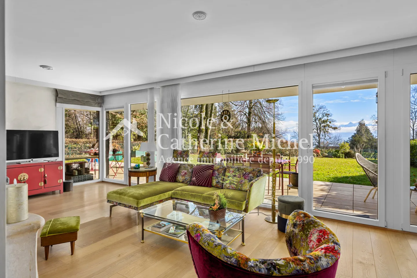 Exclusive Garden Apartment with Views - Photo 4 of 9