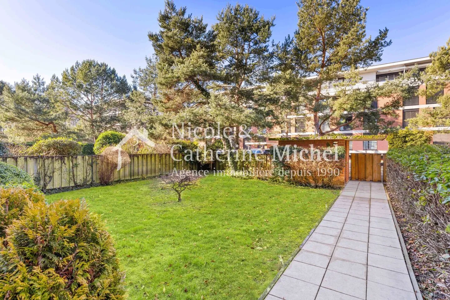 Exclusive Garden Apartment with Views - Photo 9 of 9