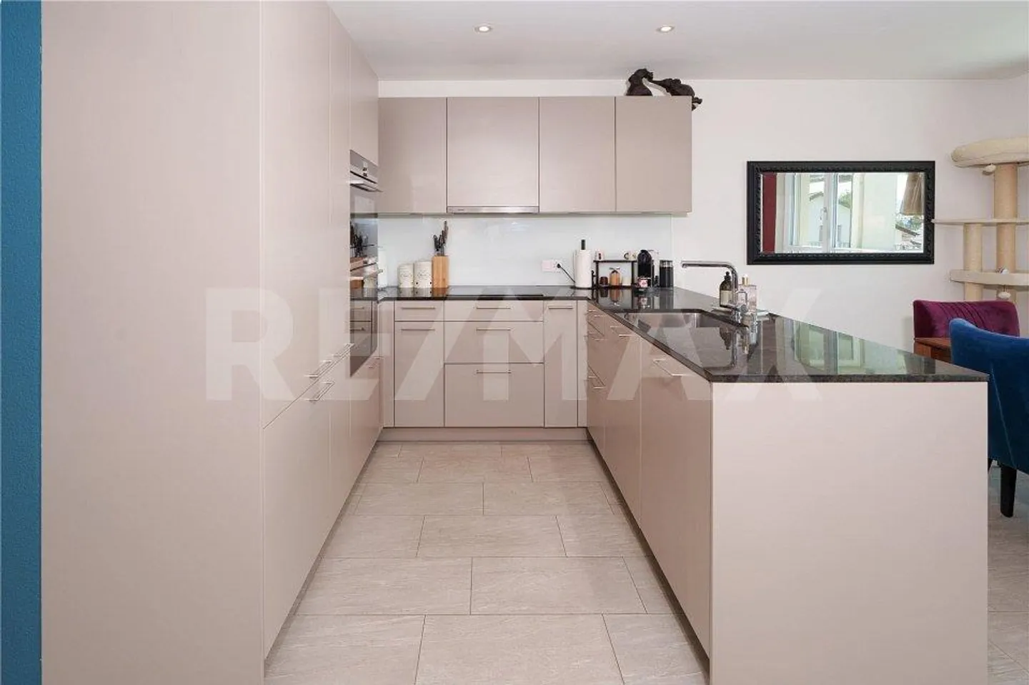 Appartement 4 1/2 pièces avec grand balcon - Photo 4 sur 9