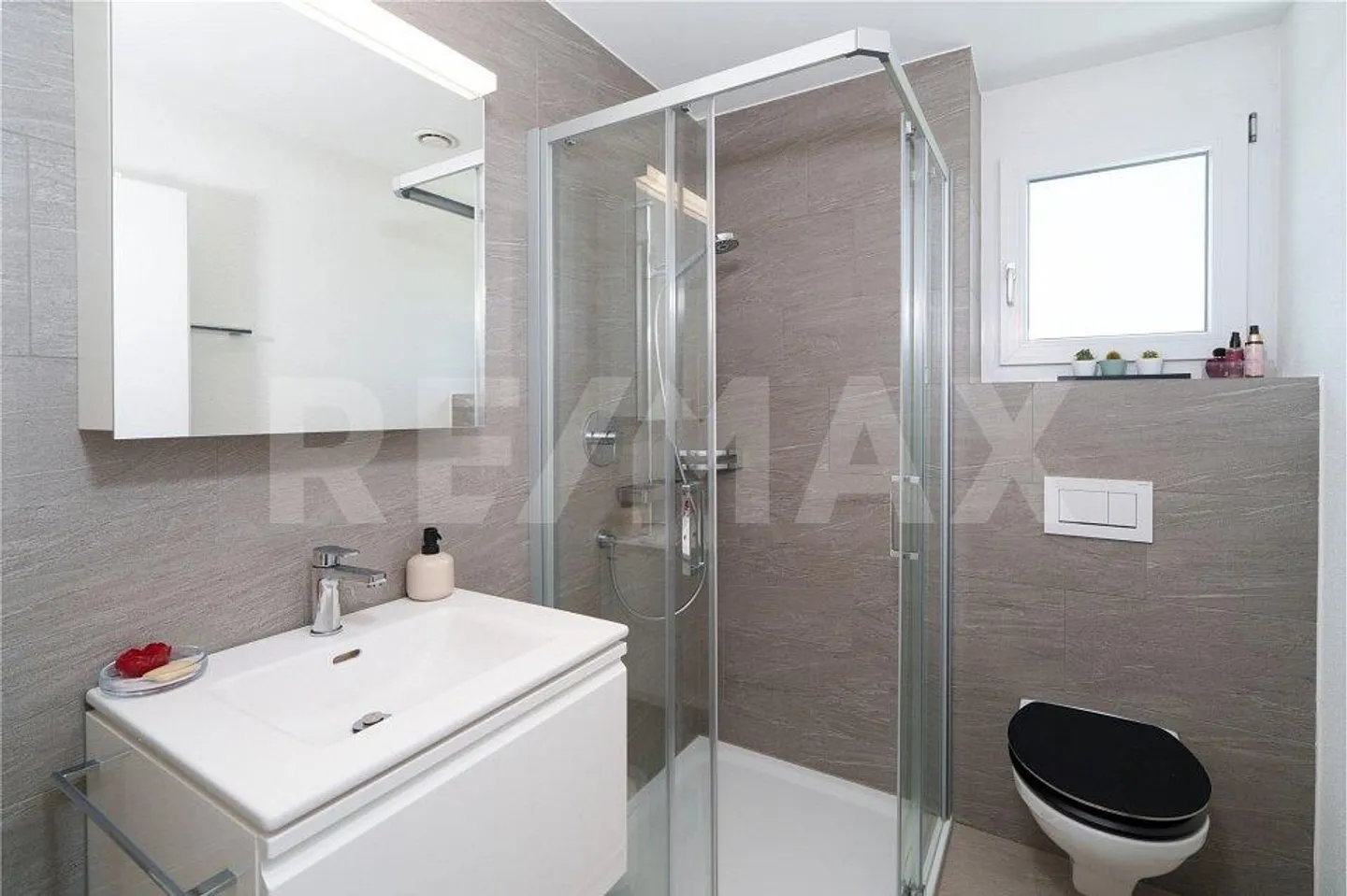 Appartement 4 1/2 pièces avec grand balcon - Photo 8 sur 9