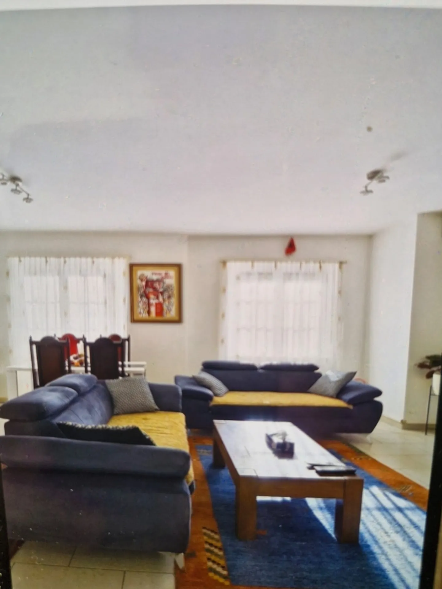 Charming residential and commercial building with potential in Sanmentina // A unique gem in Bellinzona duplex house with historic cave, modern apartment and ample potential - Photo 8 of 12