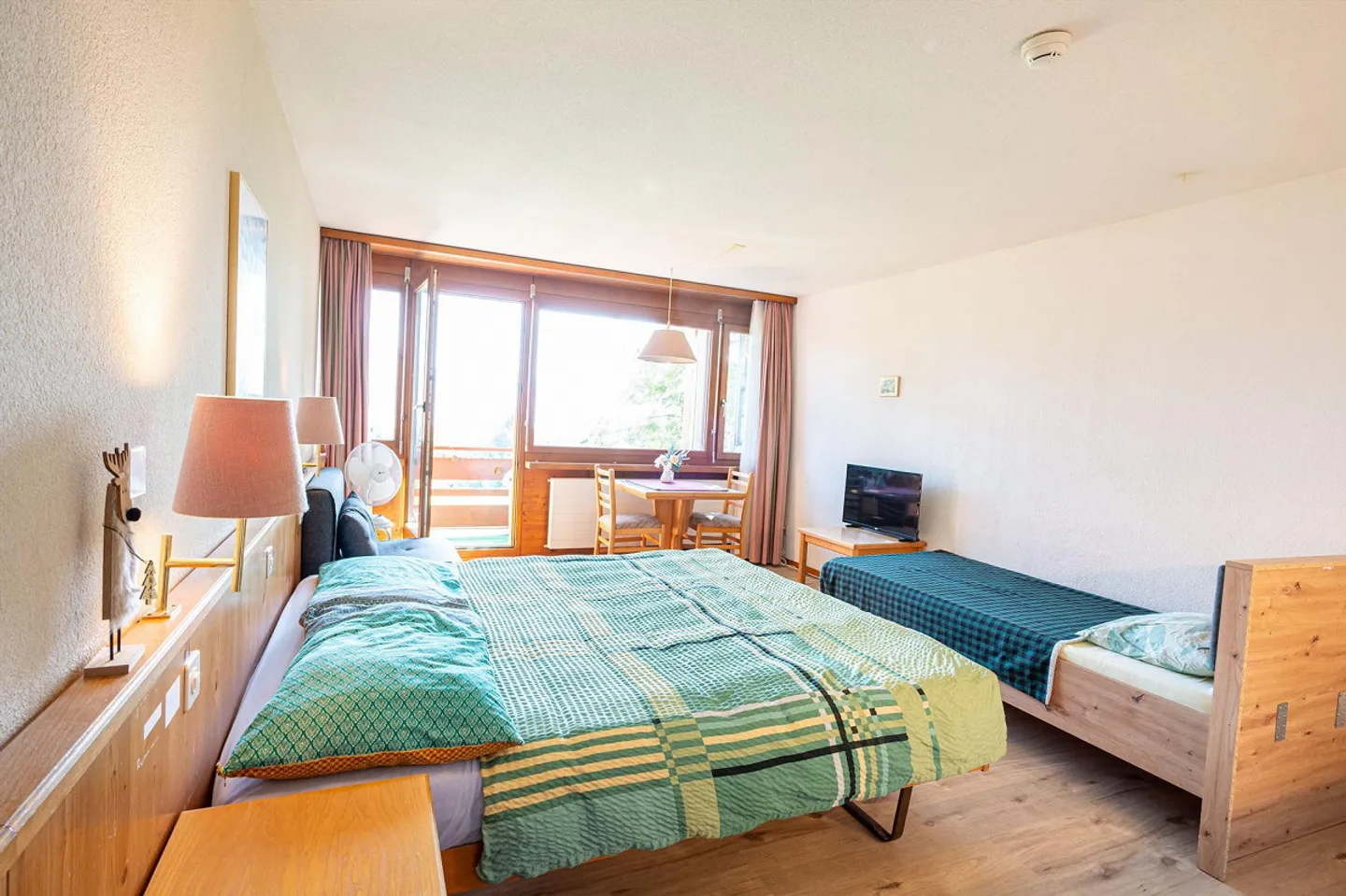 Studio 1 pièce confortable avec vue sur la montagne à Aeschi près de Spiez à vendre - Photo 1 sur 13