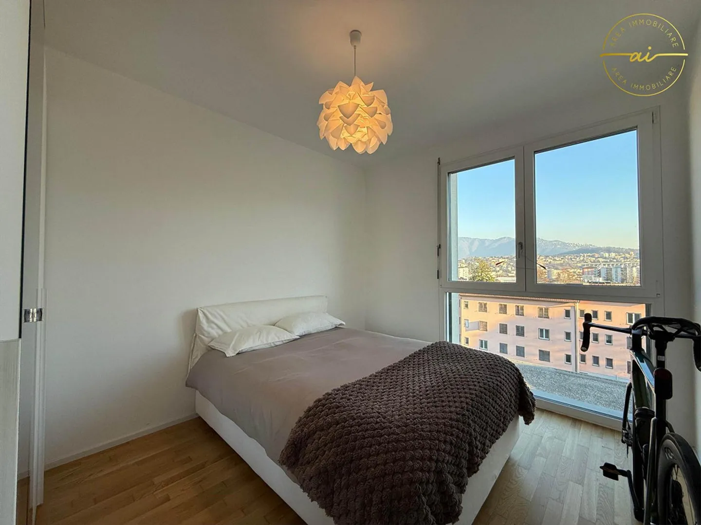 APPARTEMENT LUMINEUX 3.5 PIÈCES AVEC TERRASSE À BALERNA - Photo 8 sur 12