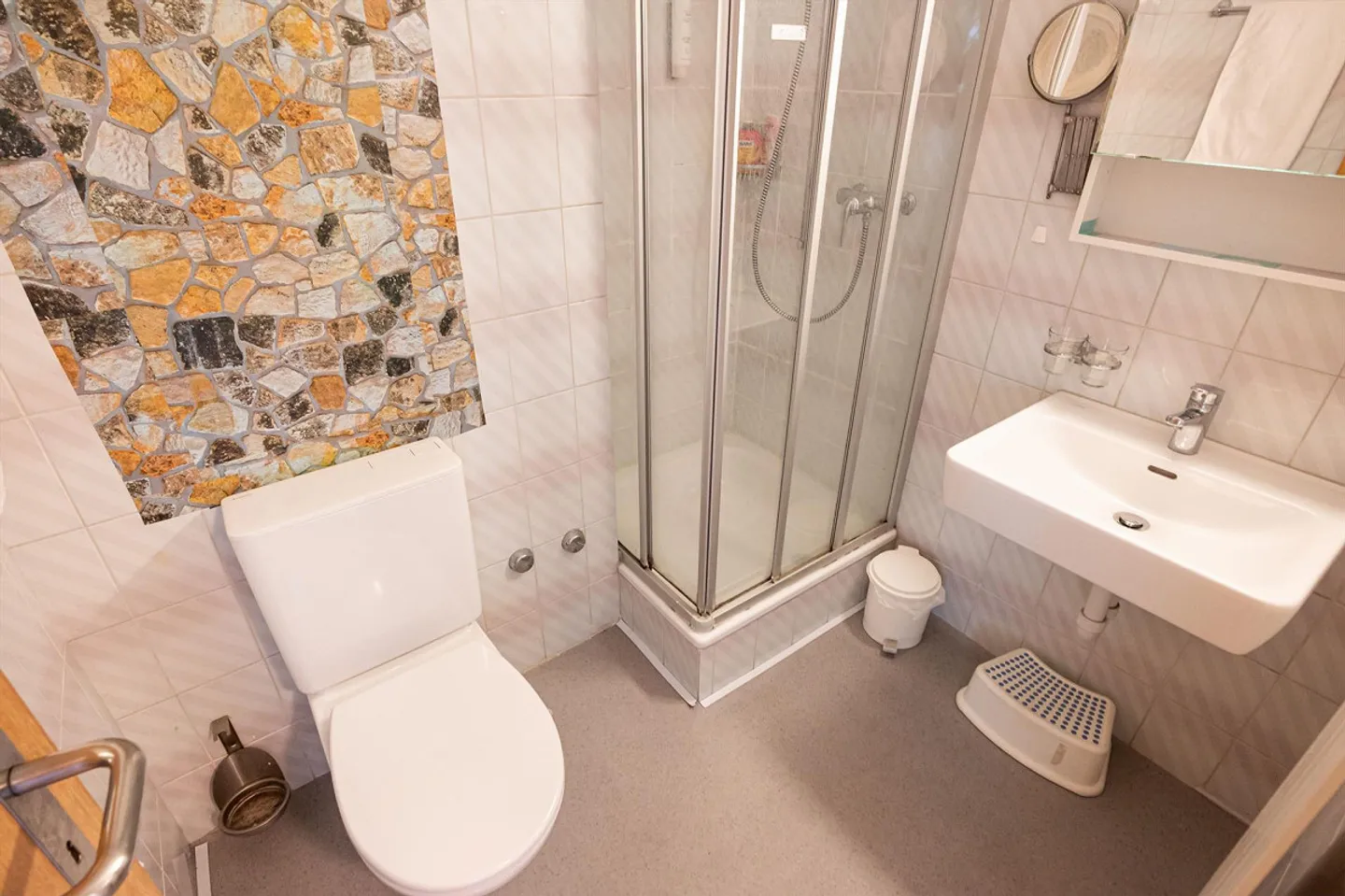 Studio 1 pièce confortable avec vue sur la montagne à Aeschi près de Spiez à vendre - Photo 6 sur 13