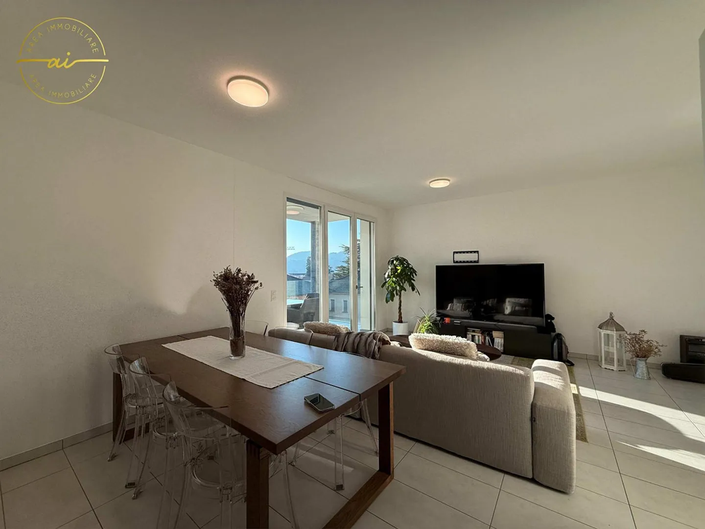 APPARTEMENT LUMINEUX 3.5 PIÈCES AVEC TERRASSE À BALERNA - Photo 5 sur 12