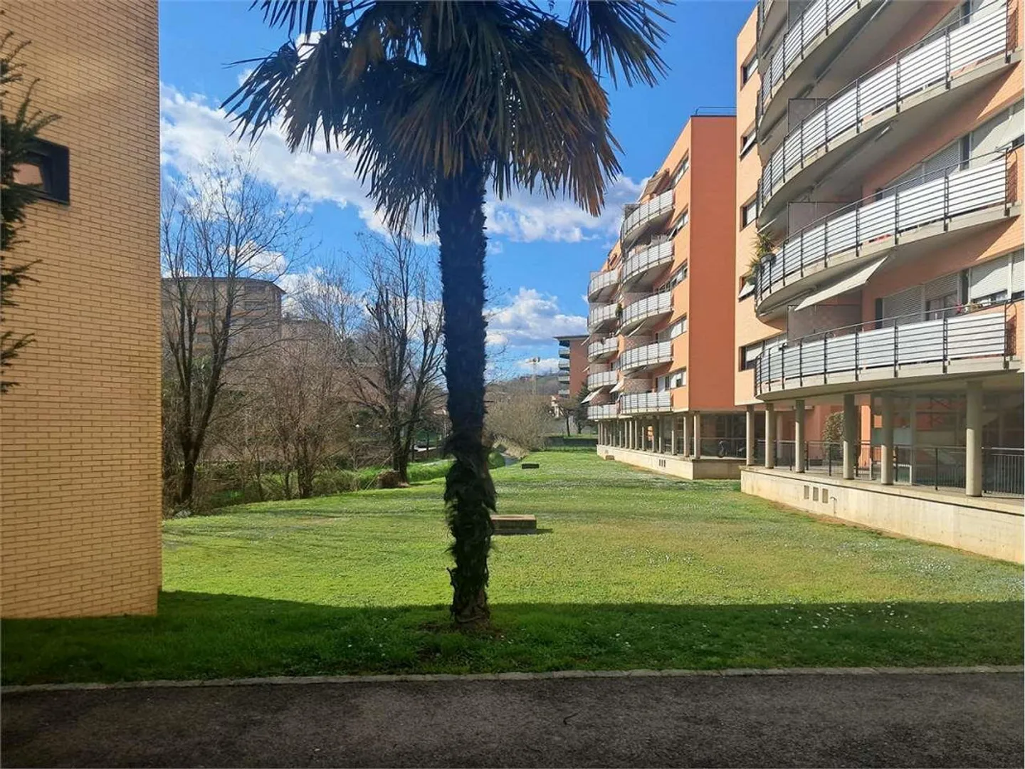 Helle 3,5 Zimmer mit offener Aussicht - Foto 5 von 6
