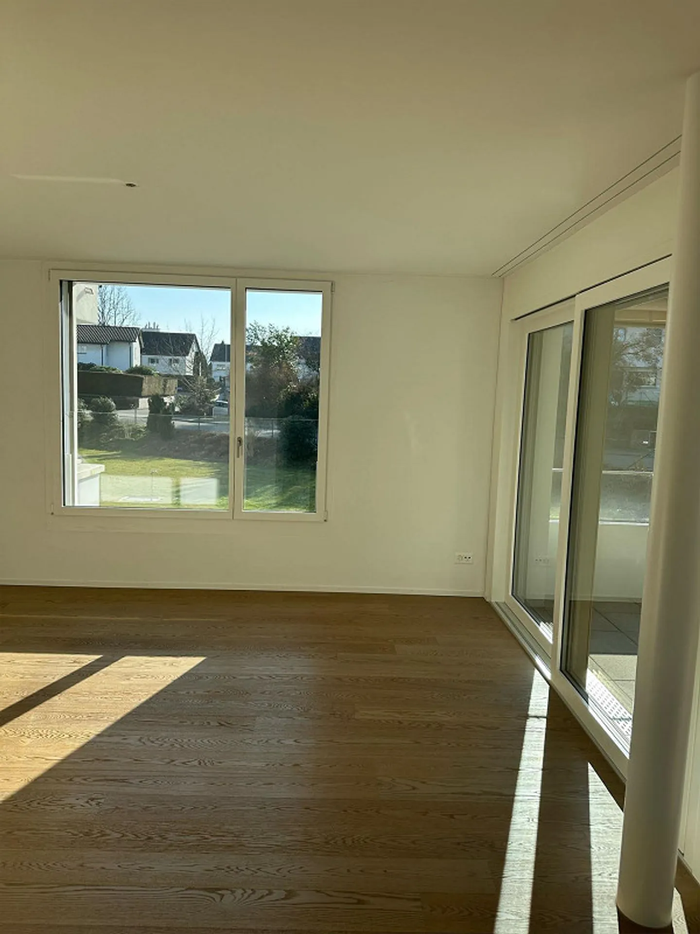 Schöne und helle 2.5-Zimmer-Wohnung im EG nahe Bahnhof Dietlikon - Foto 5 di 8