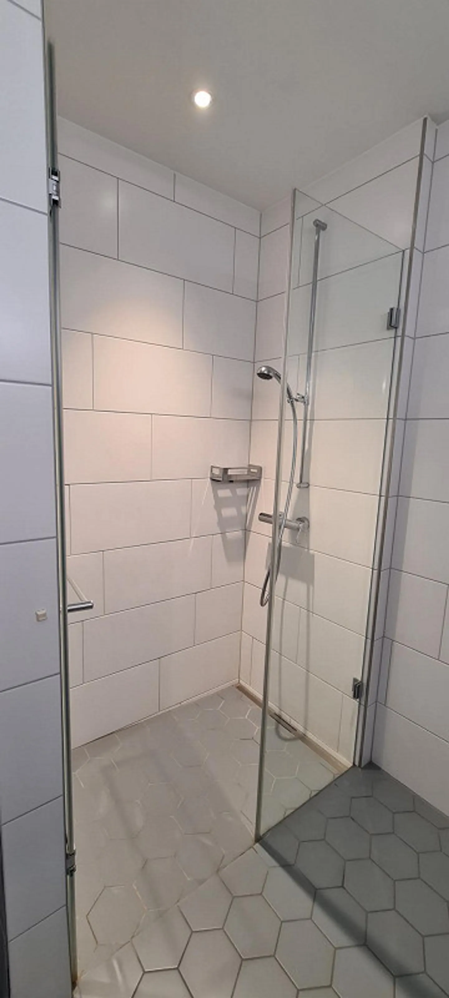Schöne und helle 2.5-Zimmer-Wohnung im EG nahe Bahnhof Dietlikon - Foto 6 di 8