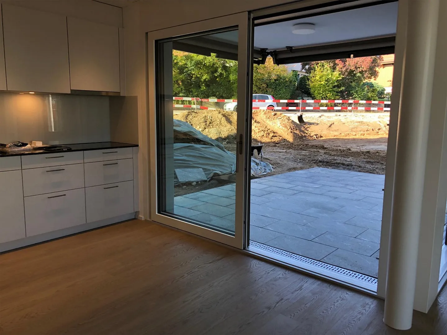 Schöne und helle 2.5-Zimmer-Wohnung im EG nahe Bahnhof Dietlikon - Foto 2 di 8