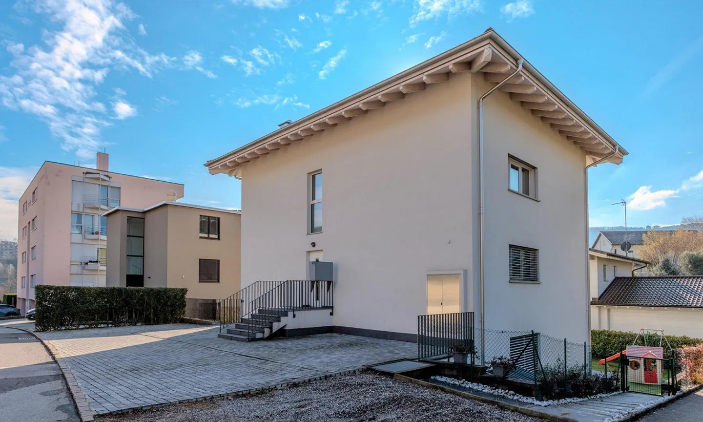 BRIGHT 3.5-ROOM APARTMENT WITH 2 BATHROOMS AND TERRACE IN VACALLO - Photo 9 of 11