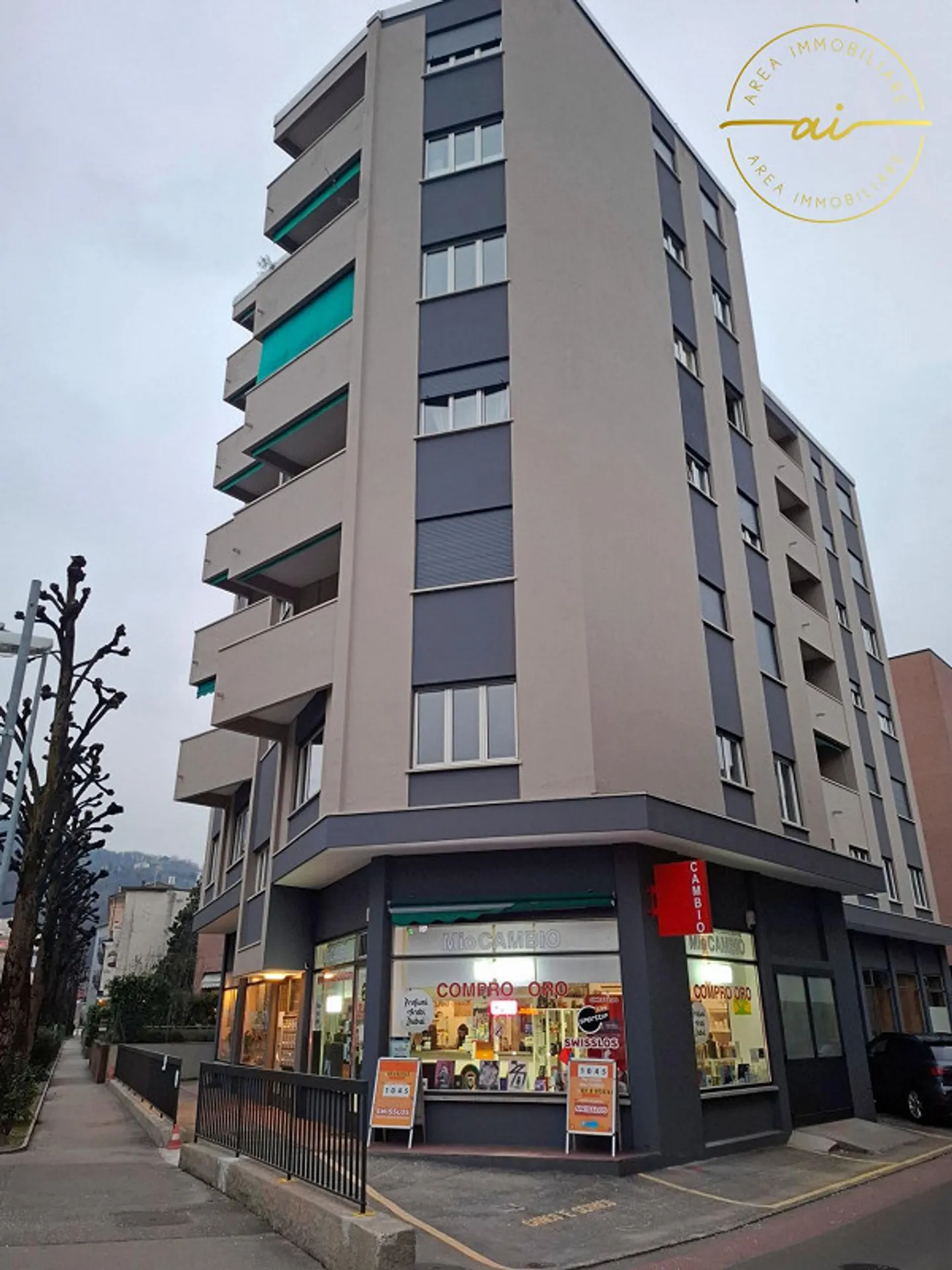 Gewerbefläche mit Schaufenster in Chiasso - Foto 1 von 2