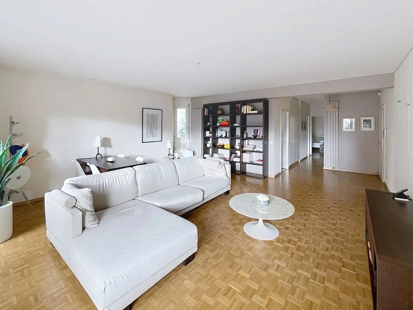 Appartement spacieux avec vue sur parc - Photo 2 sur 11