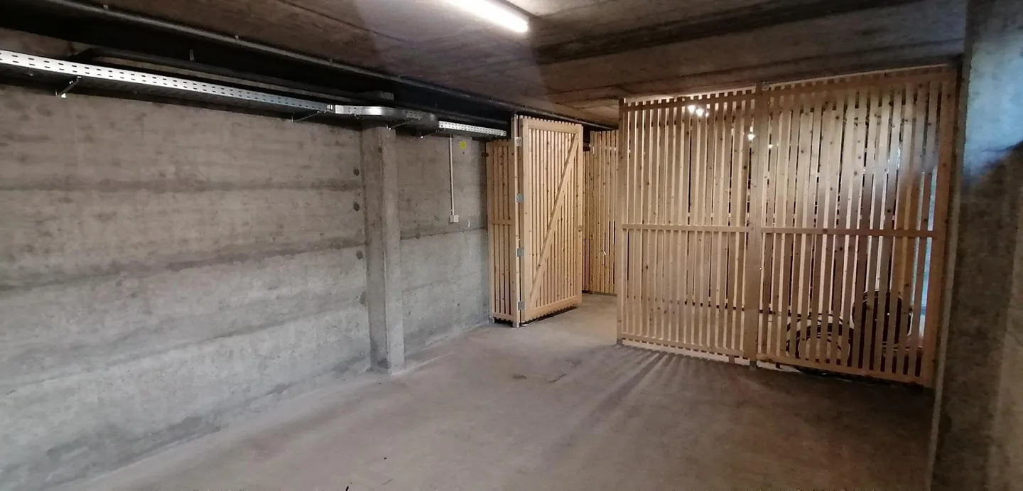 Salle de stockage 46m² - Photo 3 sur 5