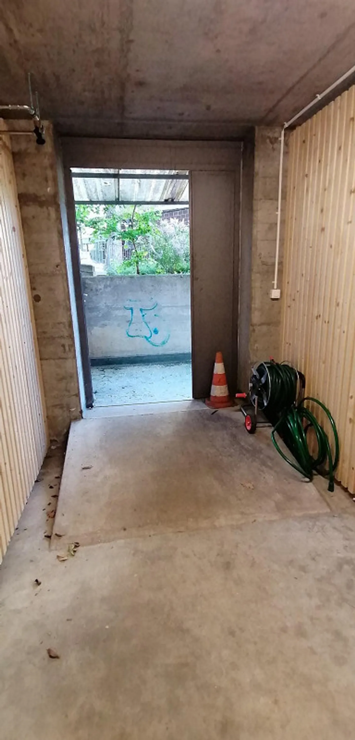 Salle de stockage 46m² - Photo 4 sur 5
