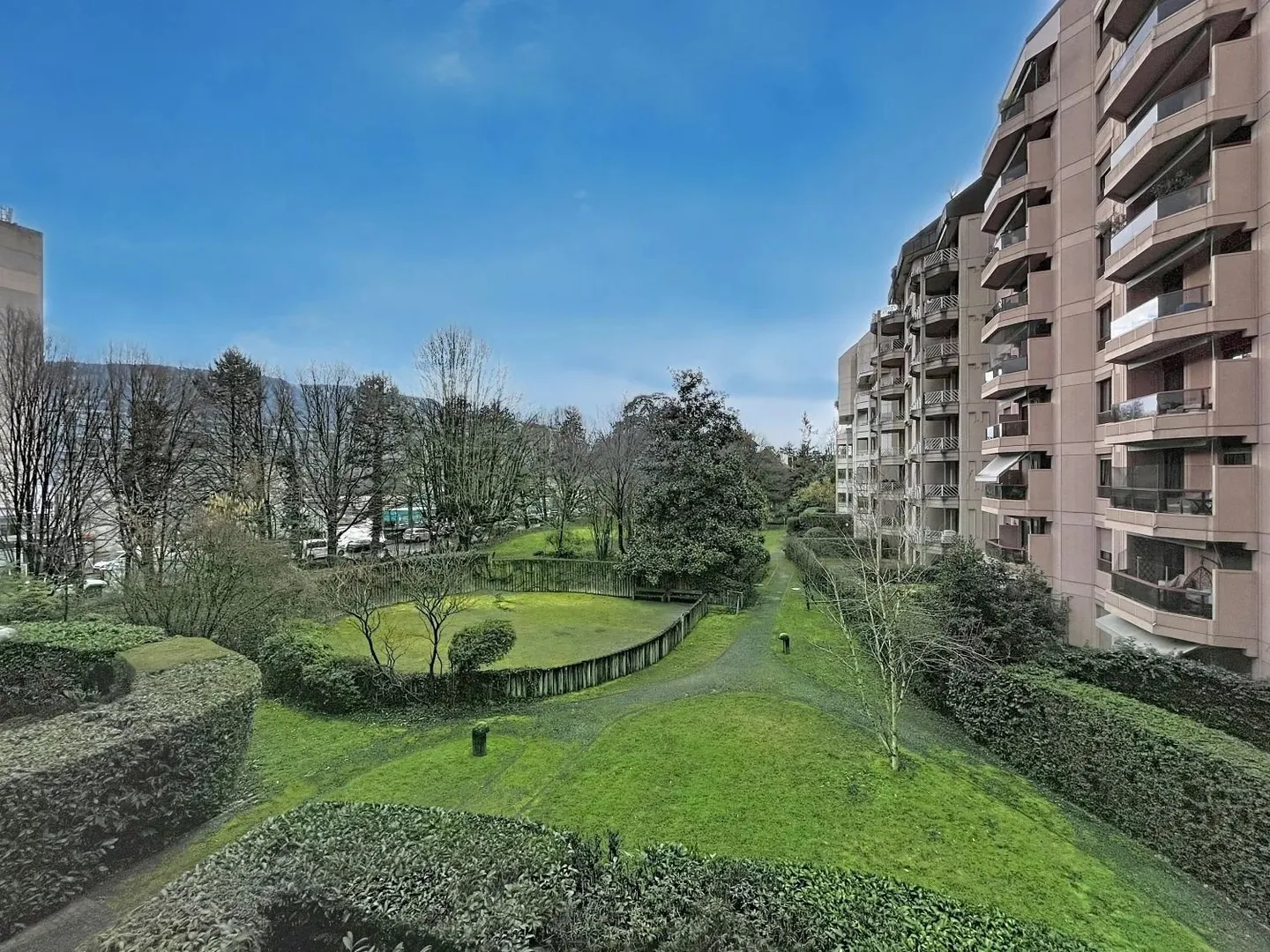 Appartement spacieux avec vue sur parc - Photo 4 sur 11