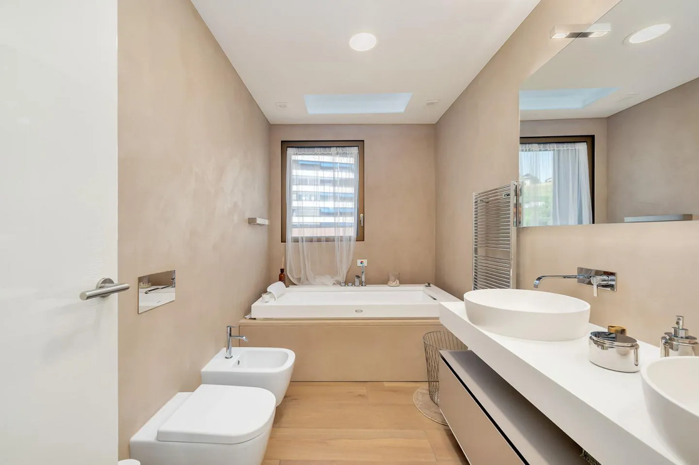 Representative Apartment with Exclusive Amenities in Central Location - Photo 2 of 13