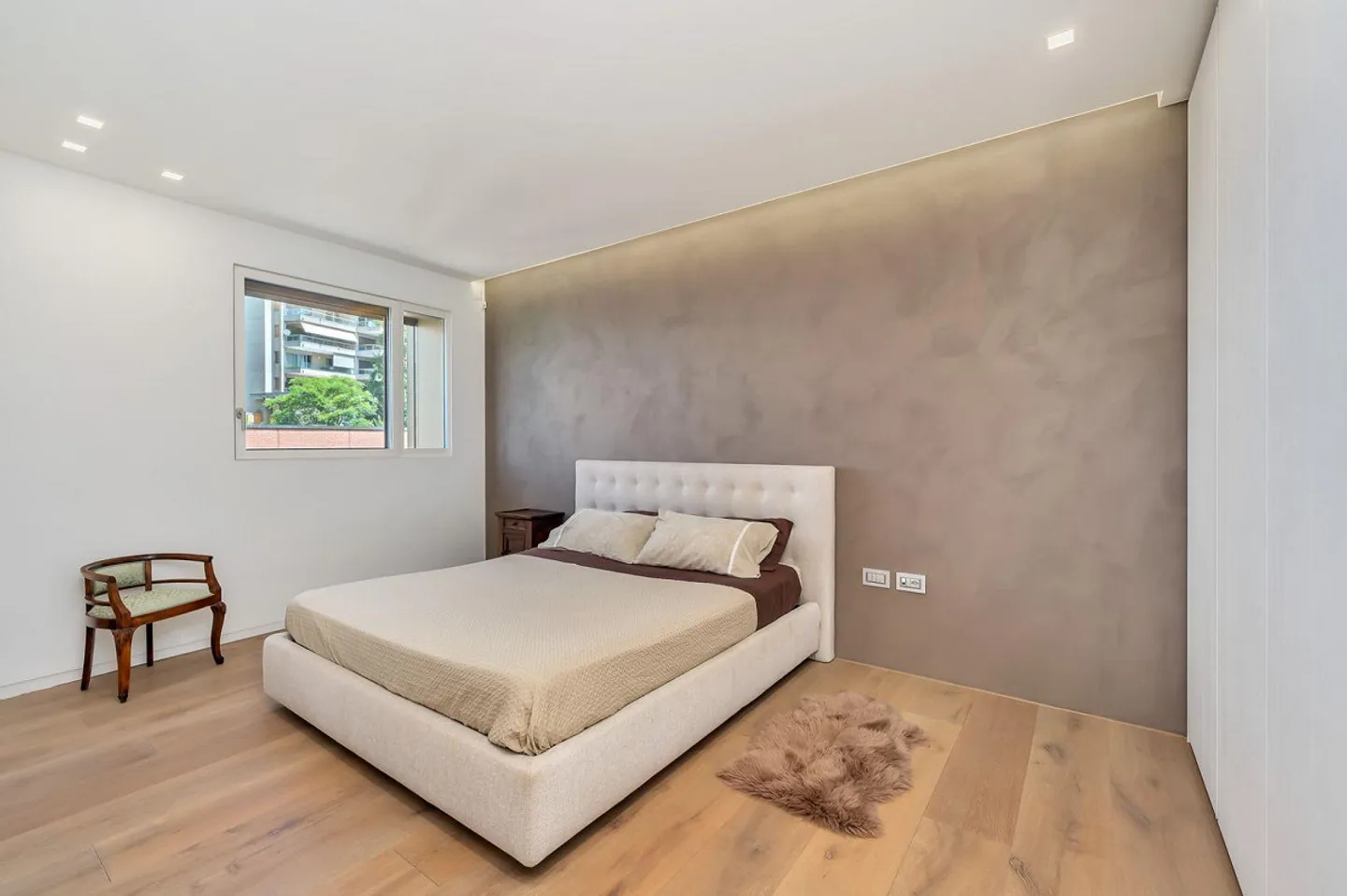 Representative Apartment with Exclusive Amenities in Central Location - Photo 13 of 13