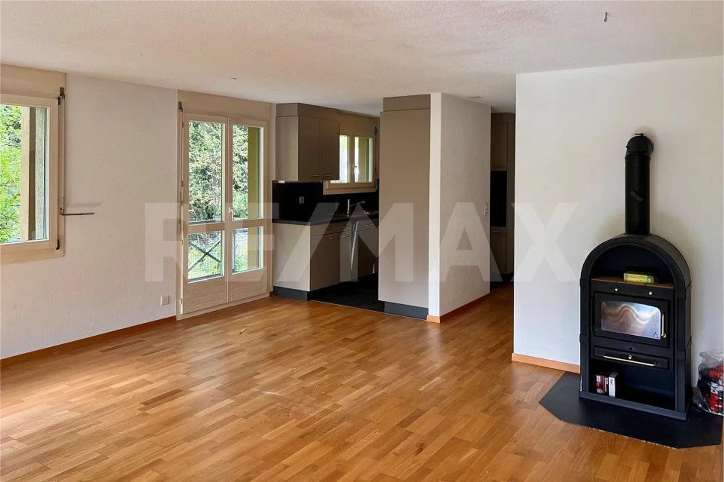 Renovierte 4,5 Zimmerwohnung mitten im Zentrum und mitten im Grünen - Foto 3 von 13