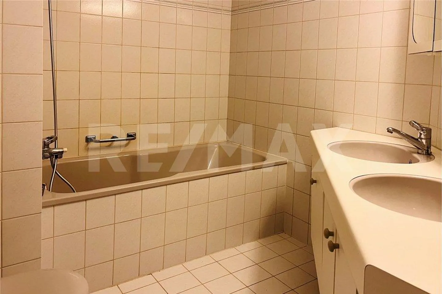 Renovierte 4,5 Zimmerwohnung mitten im Zentrum und mitten im Grünen - Foto 9 von 13