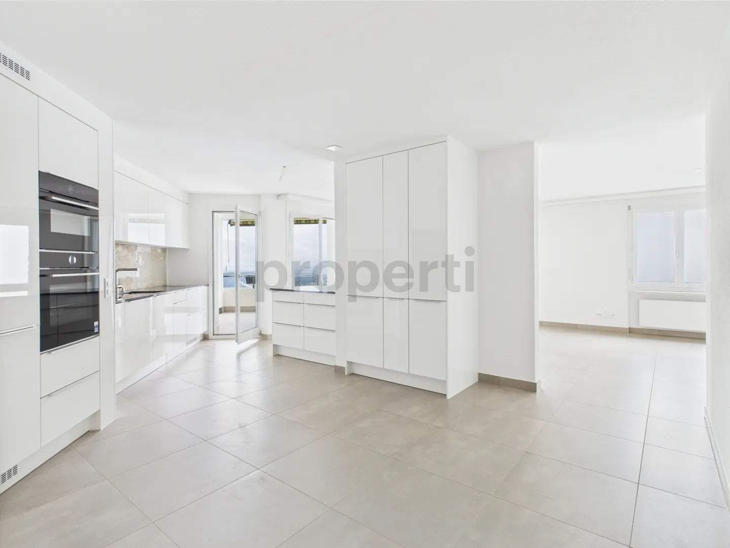 Renovierte 4,5-Zimmer-Wohnung mit Panoramablick - Foto 6 von 13