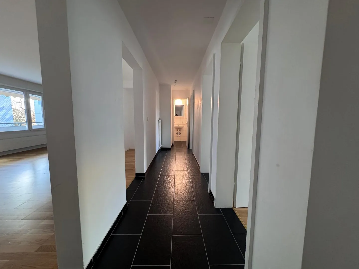 Geräumige 4.5-Zimmer-Wohnung in guter Lage - Foto 5 von 9