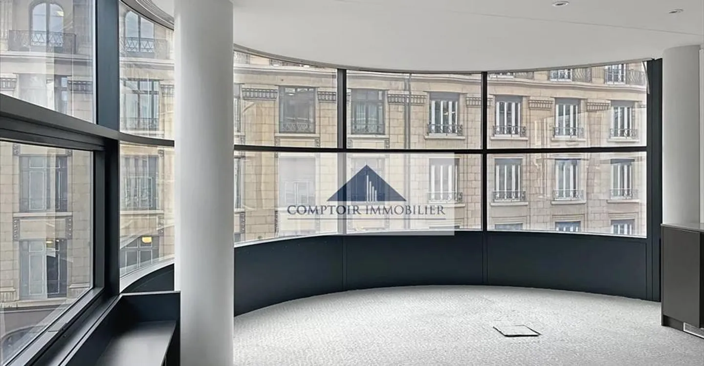 Modern Office in City Center - Photo 3 of 7