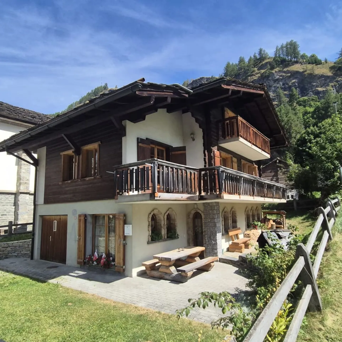 Chalet mit zwei Wohnungen - 160 m2 - Les Haudères - Foto 1 von 13