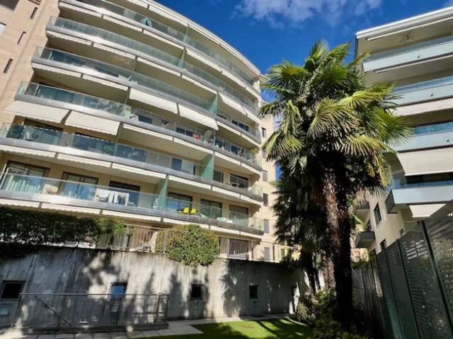 Beautiful 3.5-room apartment by the lake - Photo 2 of 20