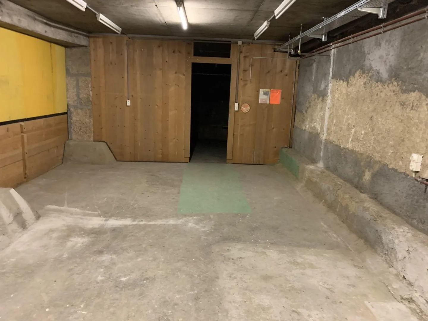 Grand dépôt d'env. 132 m2 à louer au sous-sol à l'Hôtel des Postes à Neuchâtel - Photo 4 sur 8