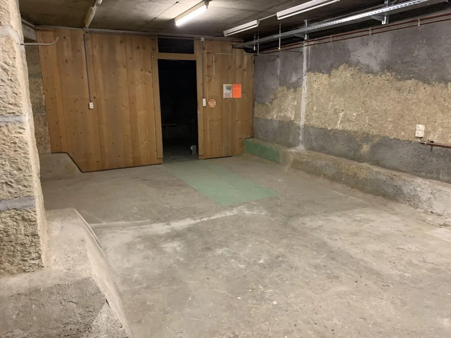 Grand dépôt d'env. 132 m2 à louer au sous-sol à l'Hôtel des Postes à Neuchâtel - Photo 5 sur 8