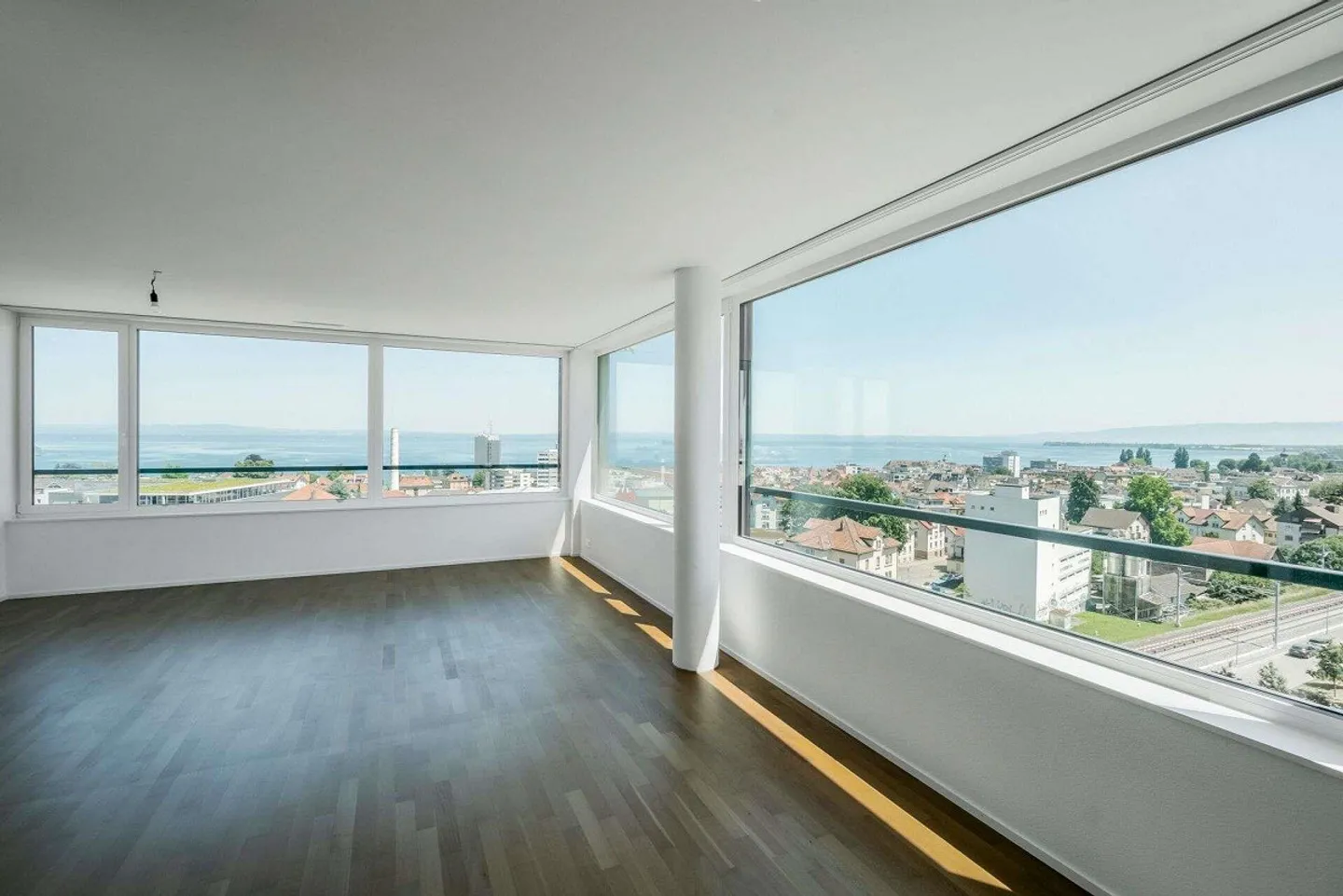 Attractive apartment in a central location - Photo 3 of 6
