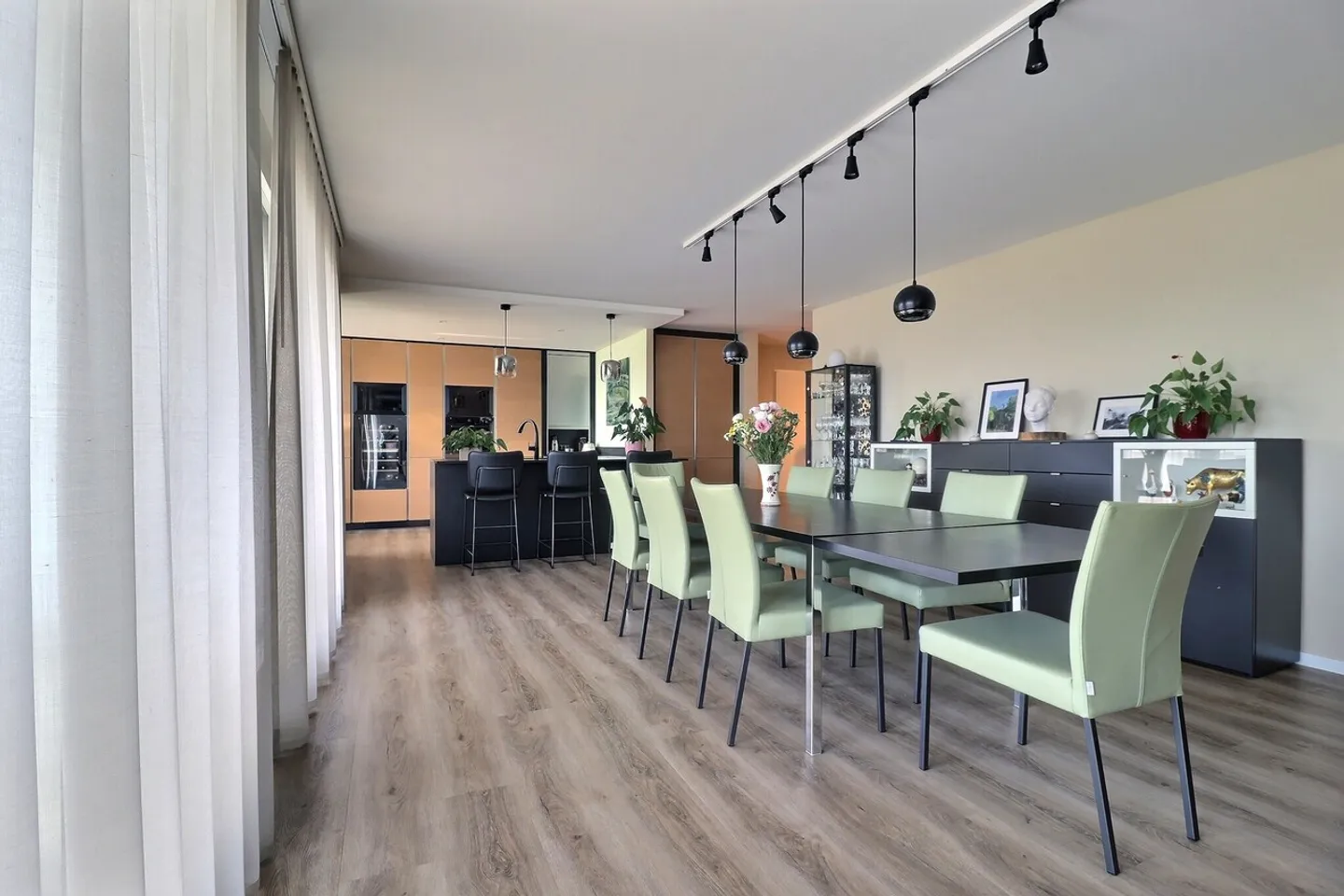 Bellissimo appartamento di 6 stanze, completamente ristrutturato - Foto 4 di 15