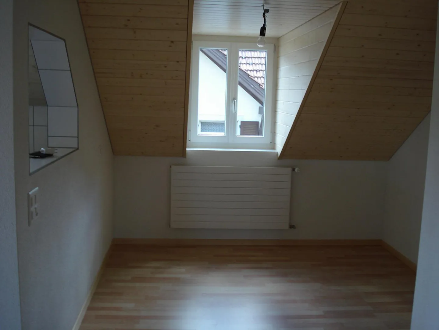 Appartamento attico luminoso di 3,5 stanze - Foto 3 di 11