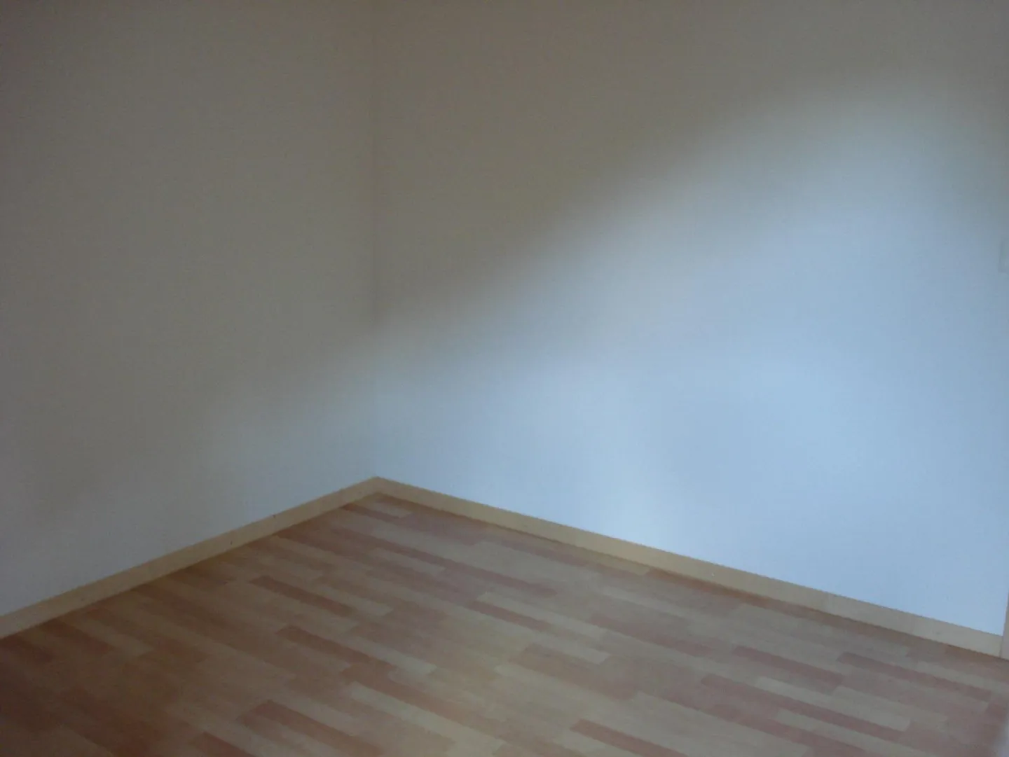 Appartamento attico luminoso di 3,5 stanze - Foto 4 di 11