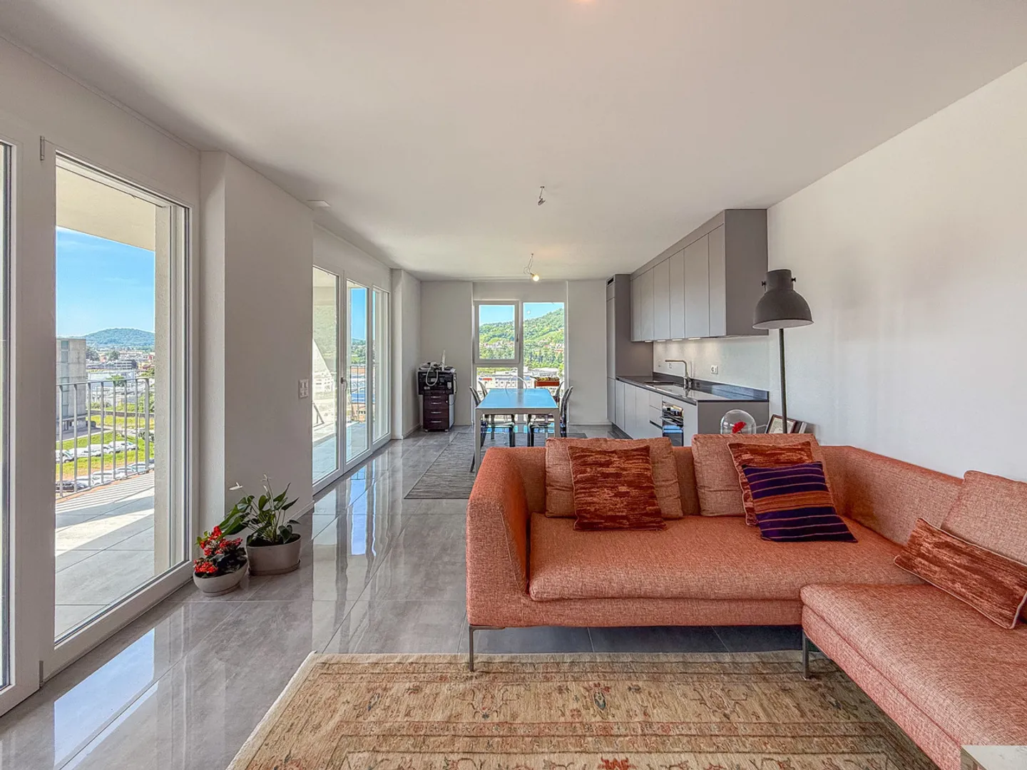 Modern penthouse with 3.5 rooms in Mendrisio - Photo 3 of 7