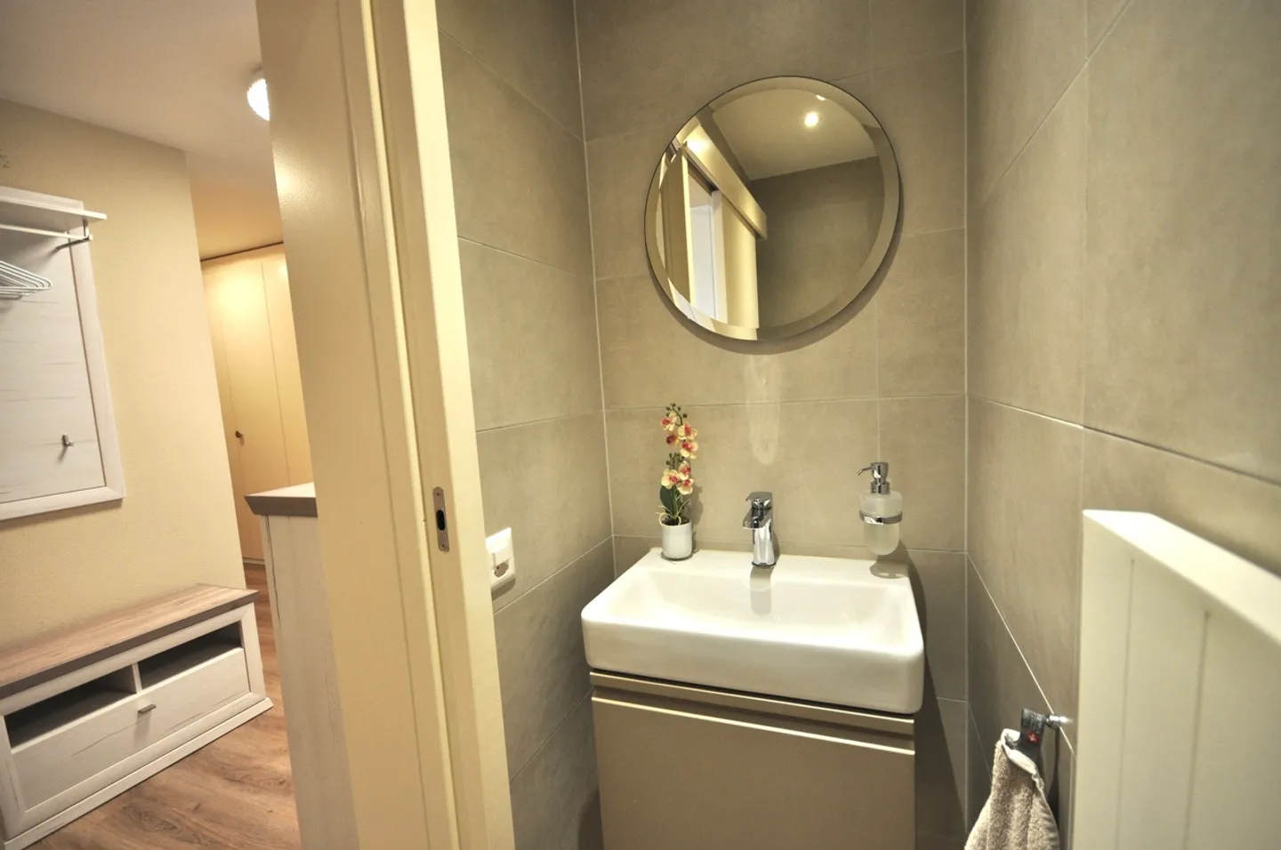 Bellissimo appartamento di 6 stanze, completamente ristrutturato - Foto 12 di 15