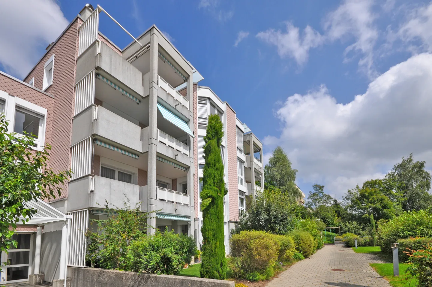Bellissimo appartamento di 6 stanze, completamente ristrutturato - Foto 3 di 15